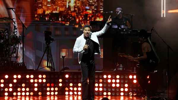 GettyImages-2276046967lionelrichiehealthupdate.jpg