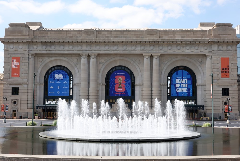 GettyImages-2279709197 Kansas Citys Union Station Responds to Backlash to Lighting Display for Taylor and Travis Wedding