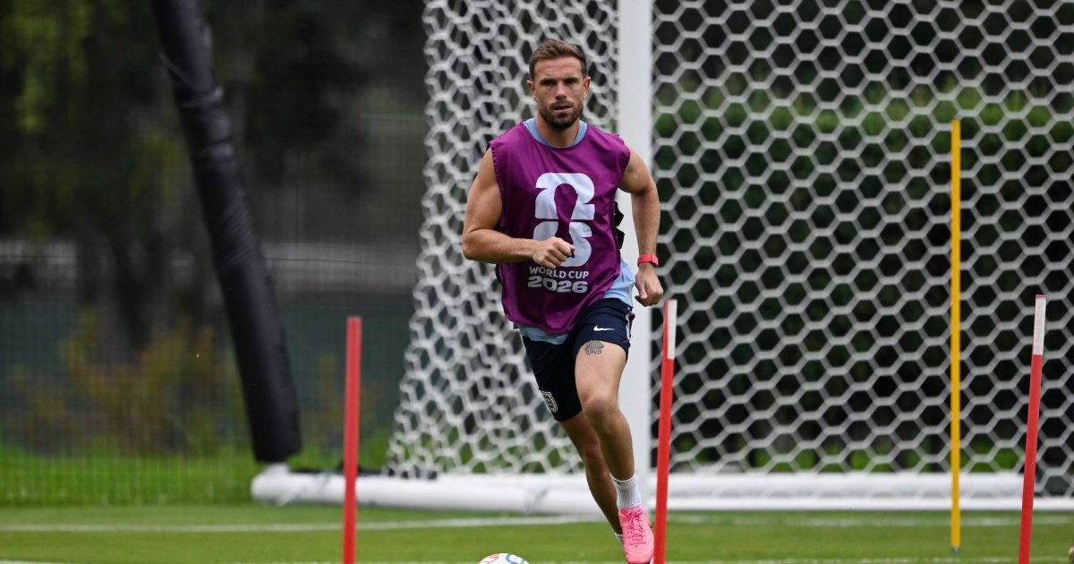 England Player Jordan Henderson Hospitalized After Suffering Injury While Celebrating World Cup Win England Player Jordan Henderson Hospitalized After Suffering Injury While Celebrating World Cup Win
