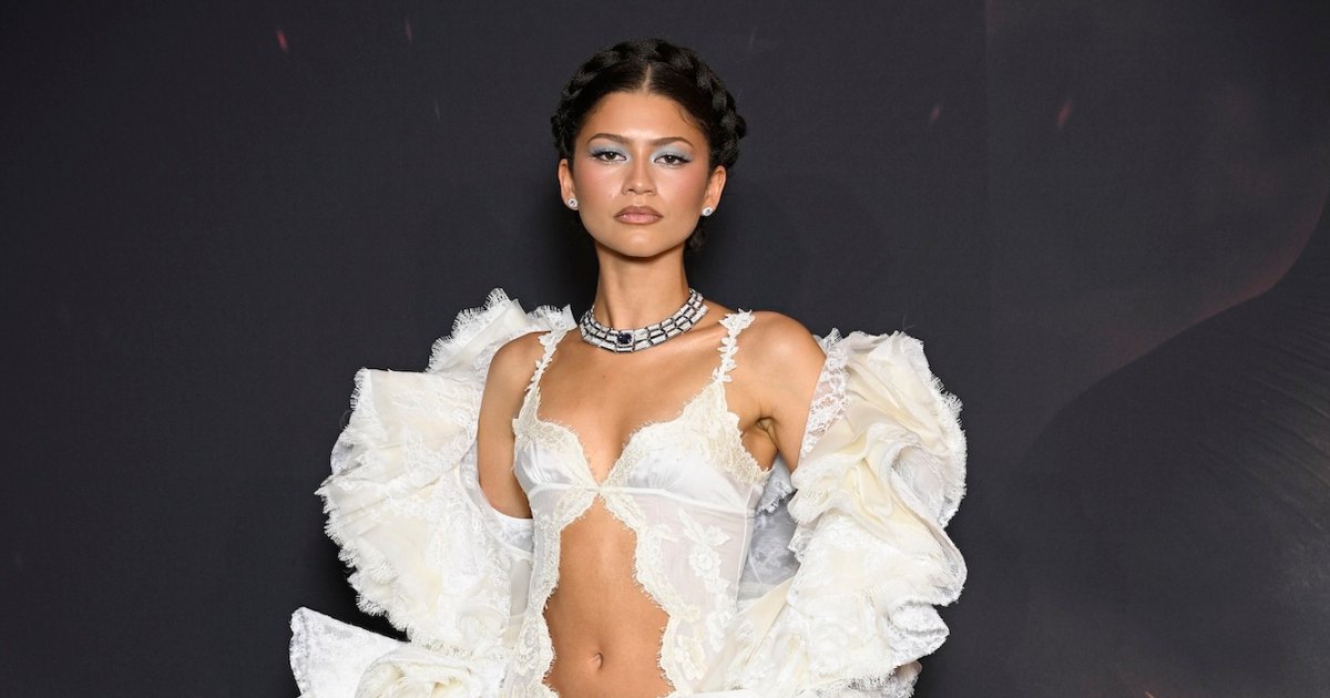 Zendaya Stuns as an Angel With Literal Wings at The Odyssey Premiere Zendaya Stuns as an Angel With Literal Wings at The Odyssey Premiere