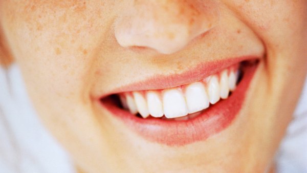 GettyImages-595649-002-ARUs-Electric-Toothbrush-Is-the-Evidence-Backed-Upgrade-Your-Beauty-Routine-Has-Been-Missing