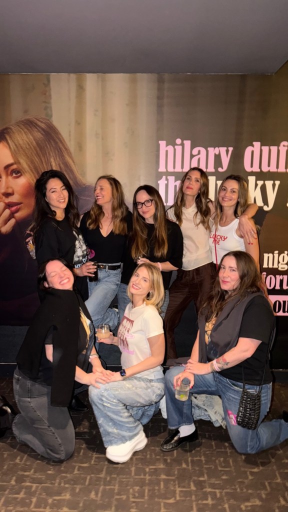 Hilary Duffs Celeb Mom Group Attends Her Concert After Ashley Tisdale Drama Hilary Duffs Celeb Mom Group Attends Her Concert After Ashley Tisdale Drama