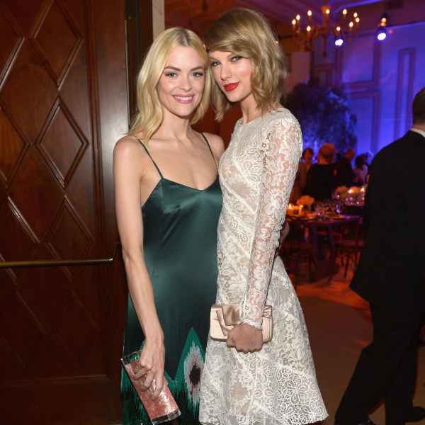Jaime-King-and-Taylor-Swift-GettyImages-476055287