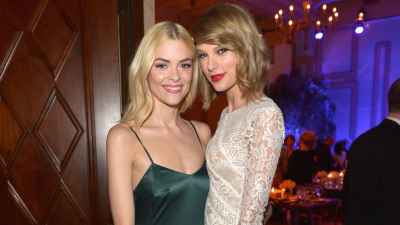 Jaime-King-and-Taylor-Swift-GettyImages-476055287