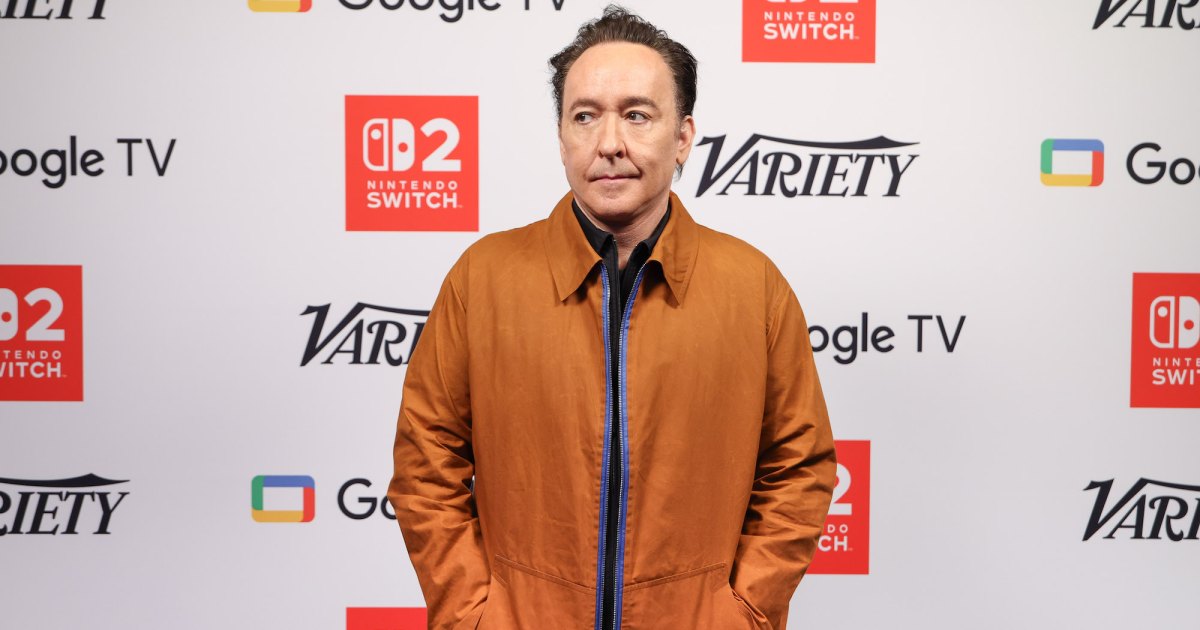 John Cusack Explains Pivoting Career to Writing Graphic Novels During Rare Appearance at Comic-Con John Cusack Explains Pivoting Career to Writing Graphic Novels During Rare Appearance at Comic-Con