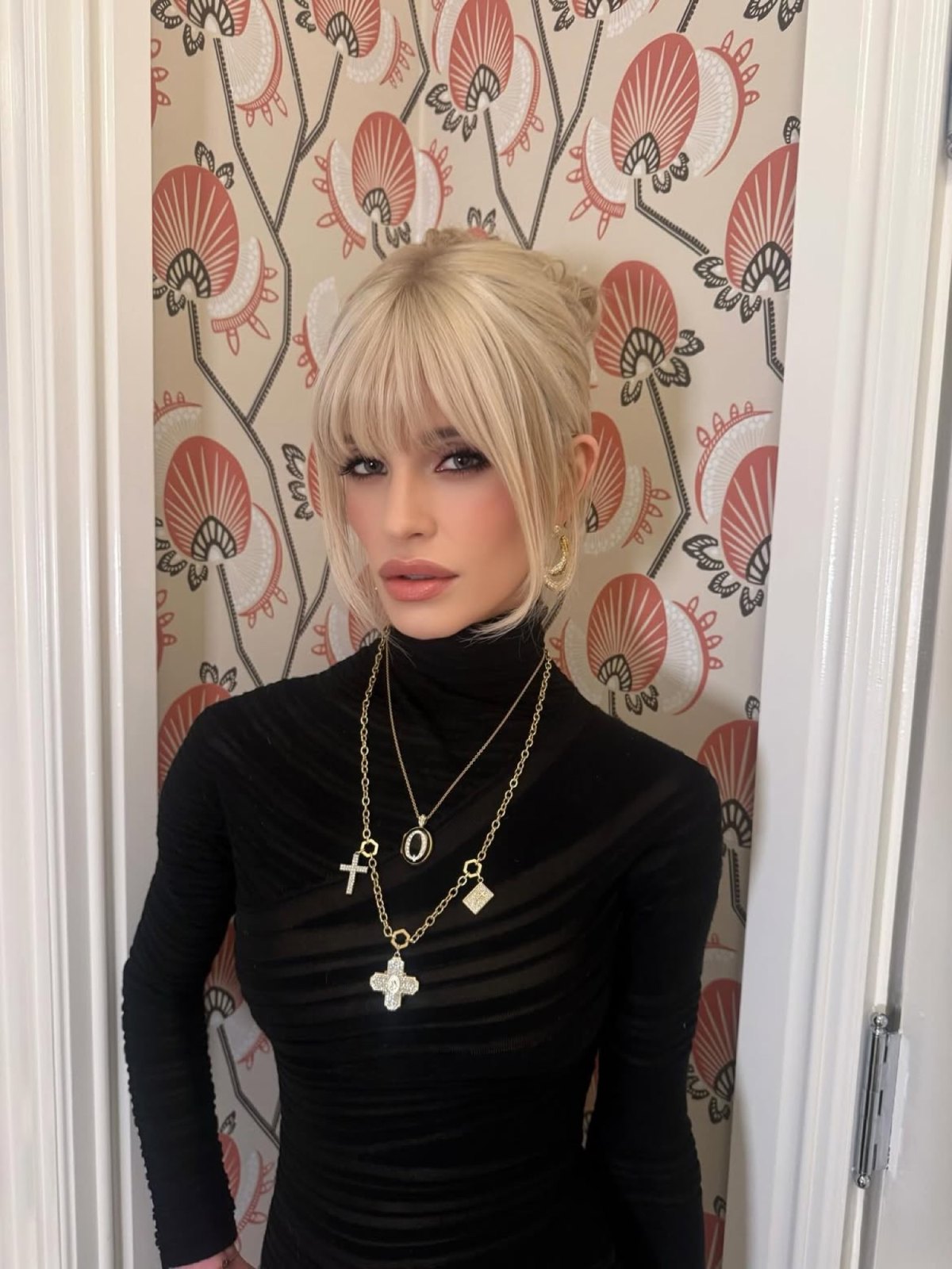 Kelly Osbourne Details the Endless Ache of Grief She Feels After Death of Dad Ozzy Osbourne Feature