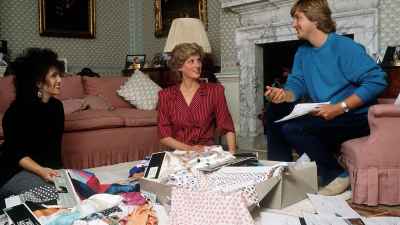 Princess Dianas Wedding Gown Designer Reflects on Iconic Look