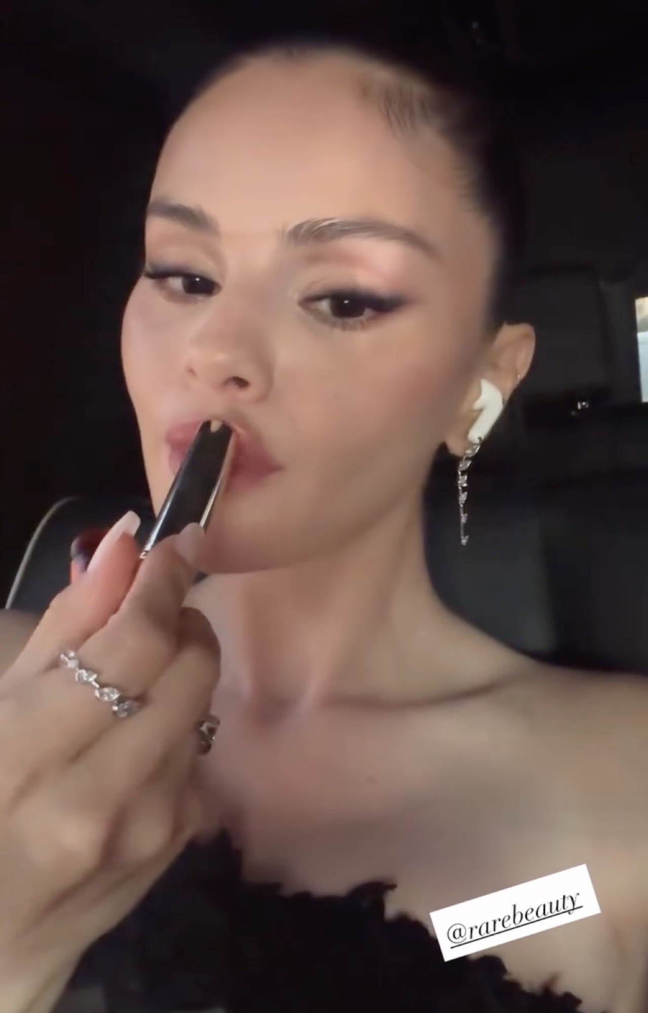 Selena Gomez Shows Off Glam Ahead of Taylor Swift's Reported Rehearsal Dinner