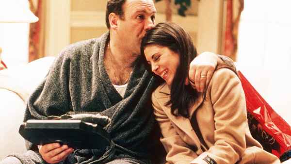 TSDSOPR_HO031-james-gandolfini-jamie-lynn-sigler