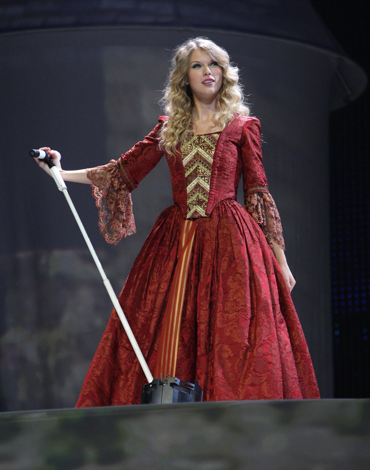 Taylor-Swift-GettyImages-90128027