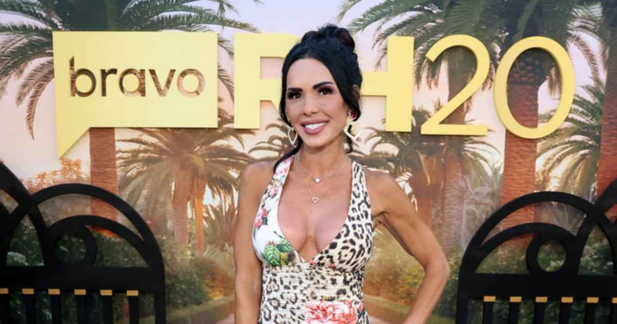 Conheça o mais novo membro do elenco da 20ª temporada do RHOC, Carmella Garcia