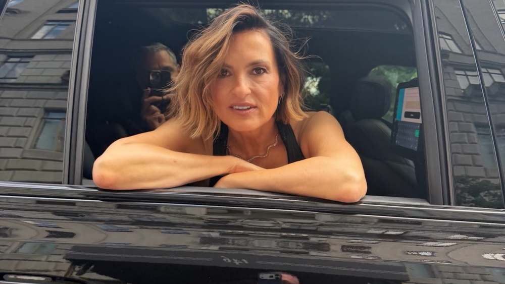 Mariska Hargitay Debuts 'Cool Girl' Bob for Taylor Swift's MSG Wedding