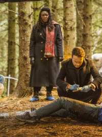 Sharon D. Clarke (second from left), Andrew Gower in Inspector Ellis season 1