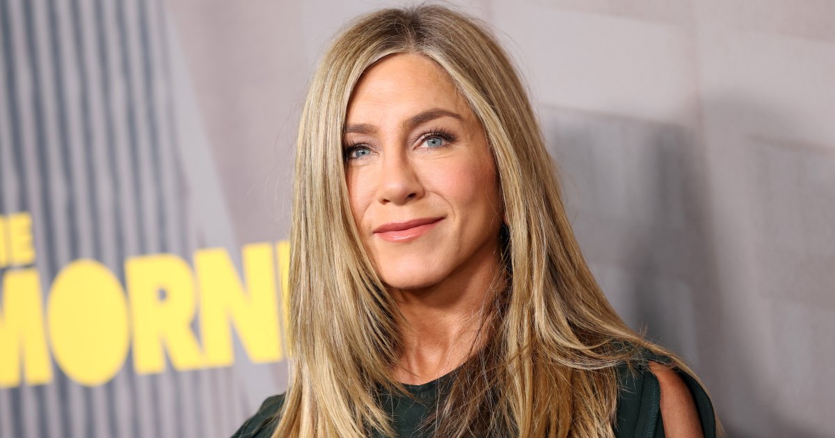 Jennifer Anistons Trick to Never Aging Is a Weightless Firming Cream Jennifer Anistons Trick to Never Aging Is a Weightless Firming Cream