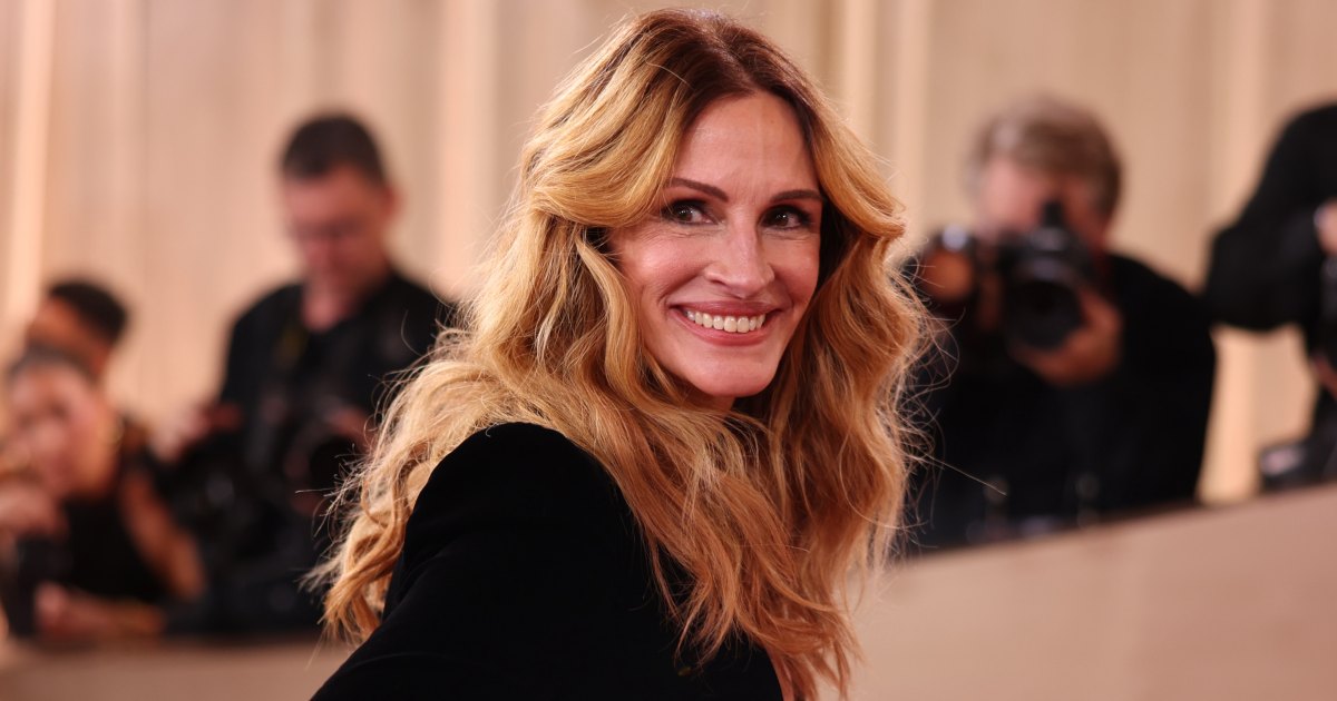 Julia Roberts’ ‘Wedding Weekend’ Dress Is the Perfect, Easy Style to Pack for a Trip Julia Roberts’ ‘Wedding Weekend’ Dress Is the Perfect, Easy Style to Pack for a Trip