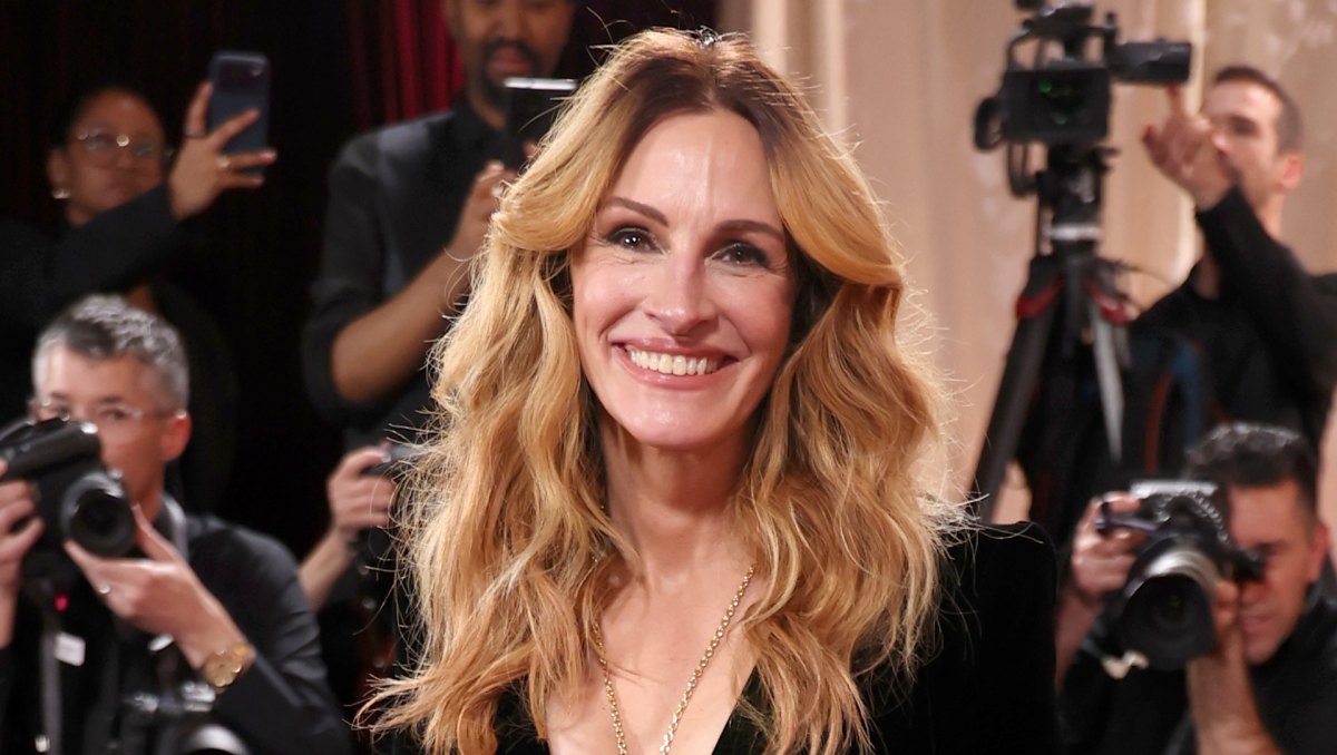 BEVERLY HILLS, CALIFORNIA - JANUARY 11: (FOR EDITORIAL USE ONLY) Julia Roberts attends the 83rd annual Golden Globe Awards at The Beverly Hilton on January 11, 2026 in Beverly Hills, California. (Photo by Kevin Mazur/Getty Images)