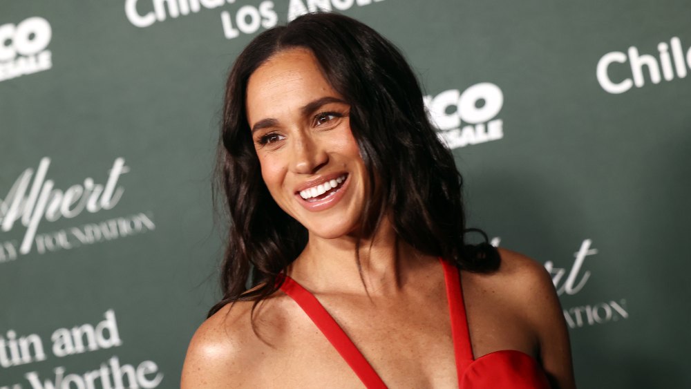 Černé plavky jako Meghan Markle: Nadčasový styl, který zvládnete za méně než 500 korun