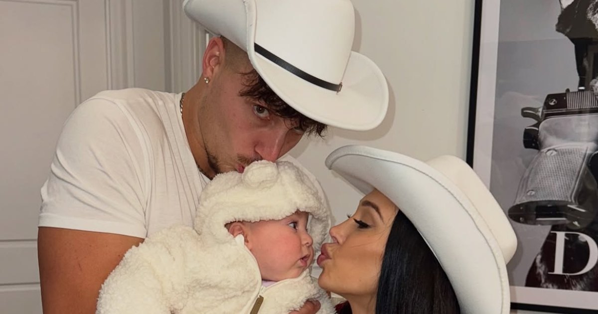 Influencers Who Announced Pregnancies in 2026: Scarlet Vas, Emilie Kiser and More Creators Influencers Who Announced Pregnancies in 2026: Scarlet Vas, Emilie Kiser and More Creators