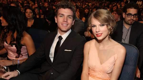taylor-swift-and-austin-swift-GettyImages-107898250