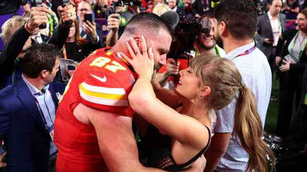 taylor-swift-and-travis-kelce-invite-pairs-of-exes-GettyImages-2004213037