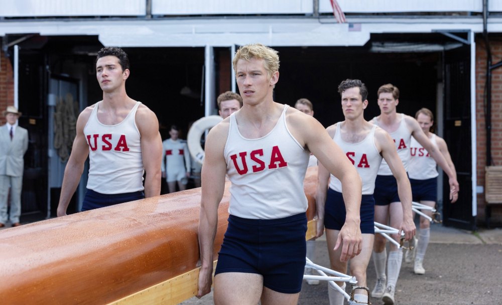 Bruce Herbelin-Earle, Callum Turner, Wil Coban in The Boys in the Boat