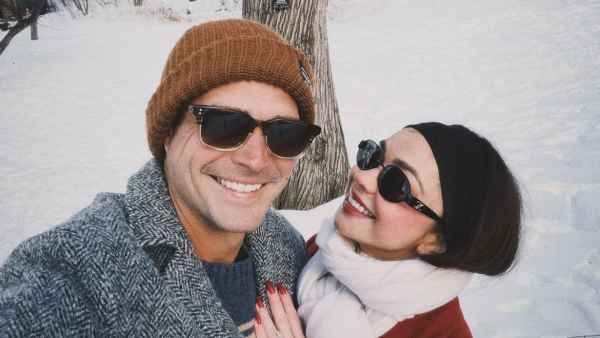 Sarah Hyland and Bachelor Nations Wells Adams A Timeline of Their Relationship