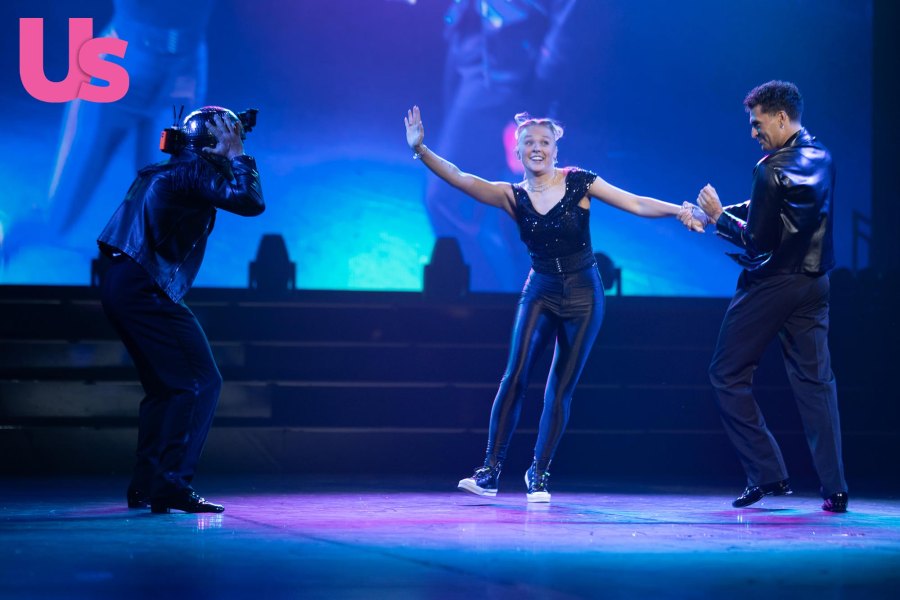Ezra Sosa Takes Fans Behind the Scenes of Dancing With the Stars Con 2026