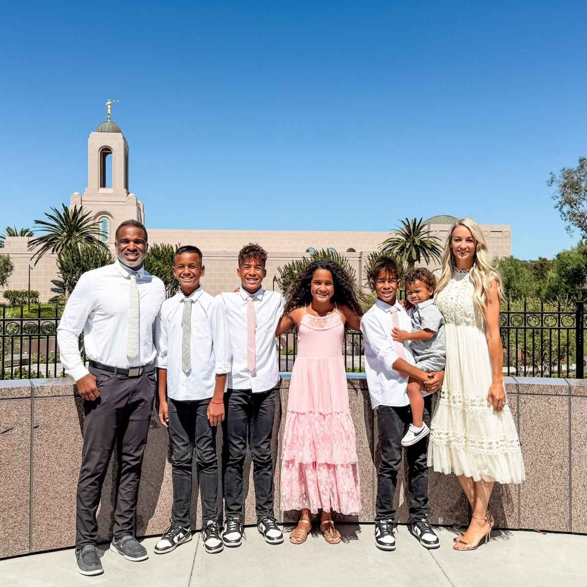 736263360_18605701456021575_8589245228691490157_n.jpg brown family