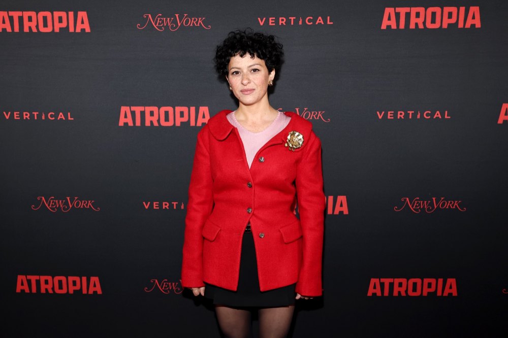 Alia Shawkat Reveals the Truth About Her Dynamic With Brad Pitt 7 Years After They Sparked Romance Rumors Inline