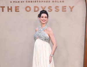 Tom Cruise Announces Days of Thunder Sequel With Anne Hathaway