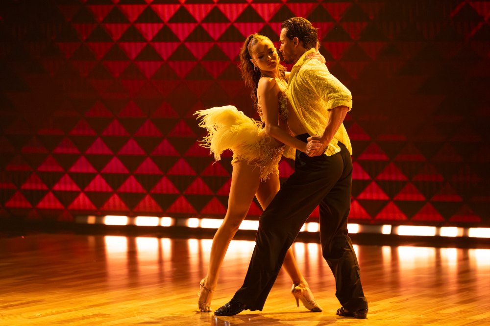 DWTS-TNP-Adele-WIth-Gleb-181639_3215