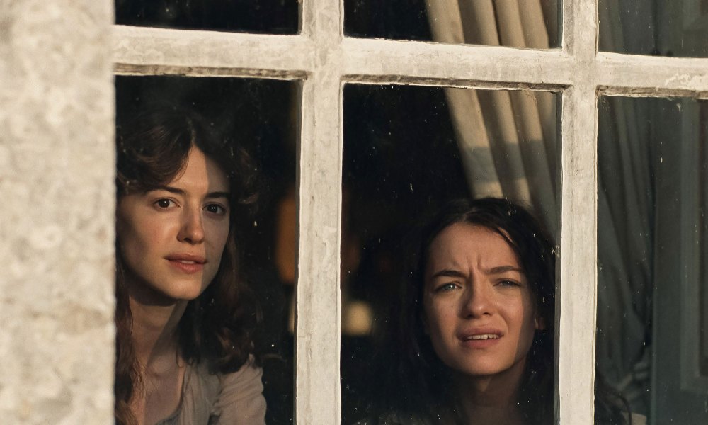 Daisy Edgar-Jones and Esme Creed-Miles SENSE AND SENSIBILITY Autumn Releases