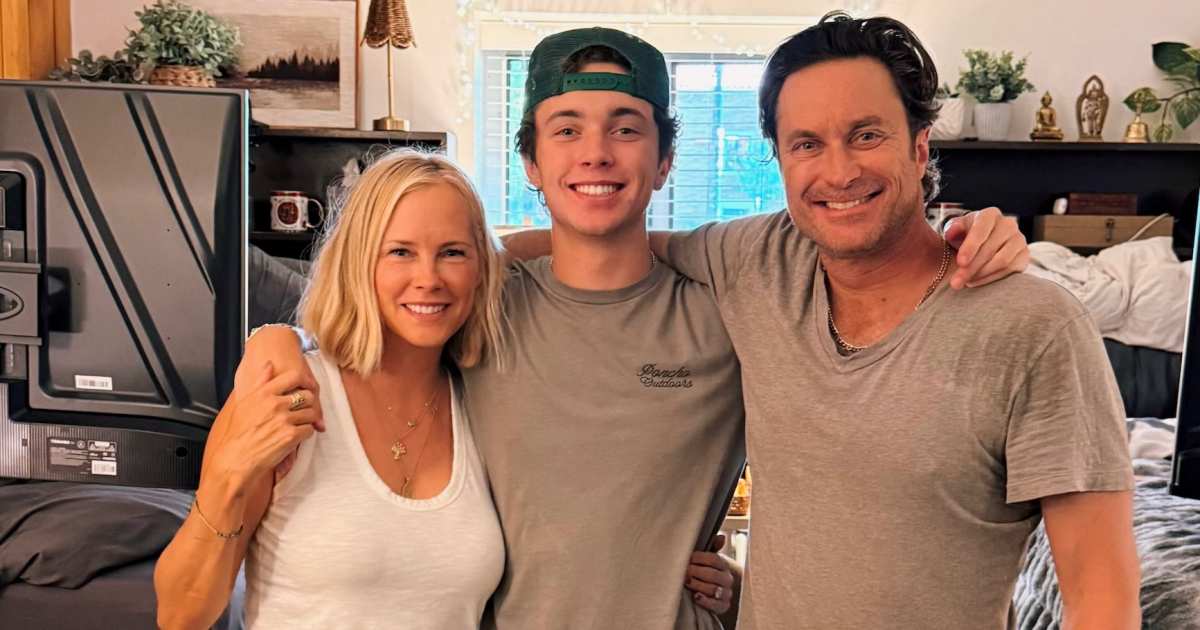 Oliver Hudson and Wife Erinn Bartlett Move Their Son Wilder, 19, Into College: ‘Lots of Tears’ Oliver Hudson and Wife Erinn Bartlett Move Their Son Wilder, 19, Into College: ‘Lots of Tears’