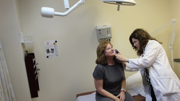 GettyImages-116380367 What Is the ABCDE Rule? How to Spot the Warning Signs of Melanoma in Your Moles