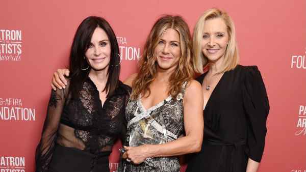Jen Aniston and BF Jim Curtis Enjoy Dinner Date With Her 'Friends' Costars Courteney Cox, Lisa Kudrow