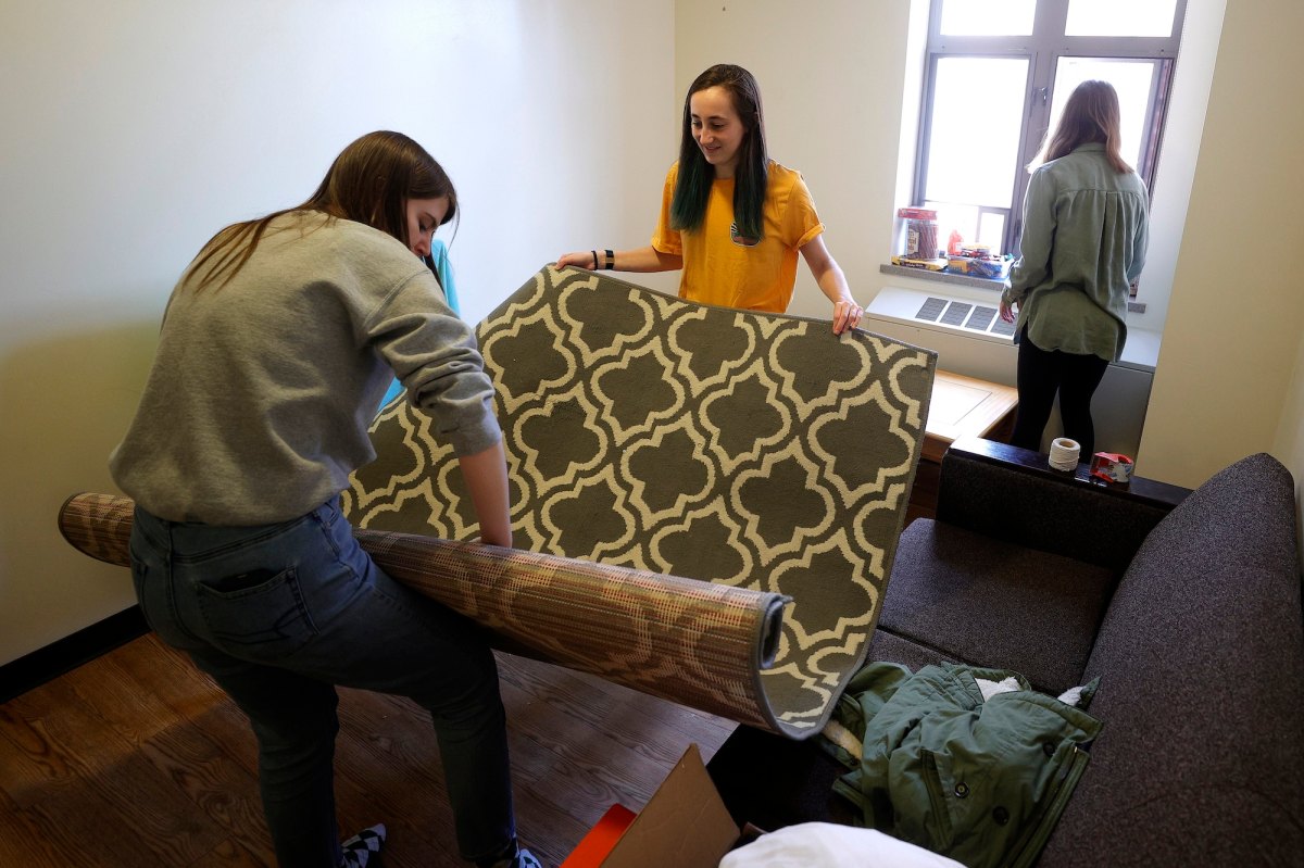 Inside the First-Week Dorm Room Talk That Helps College Roommates Avoid a Semester-Long Cold War