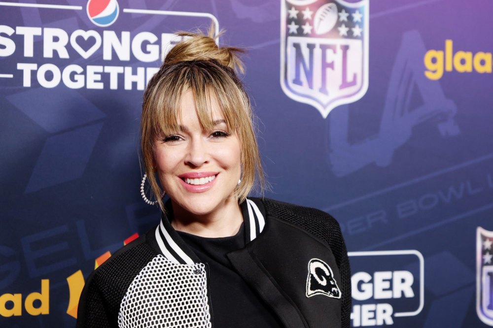 GettyImages-1369867375 Alyssa Milano Reflects on Postpartum Anxiety Amid Lindsay Clancy Trial