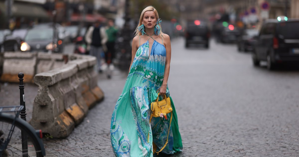 Muumuu Dresses Are the Unexpectedly Chic, Flattering Staple Rich Moms Are Grabbing ASAP Muumuu Dresses Are the Unexpectedly Chic, Flattering Staple Rich Moms Are Grabbing ASAP