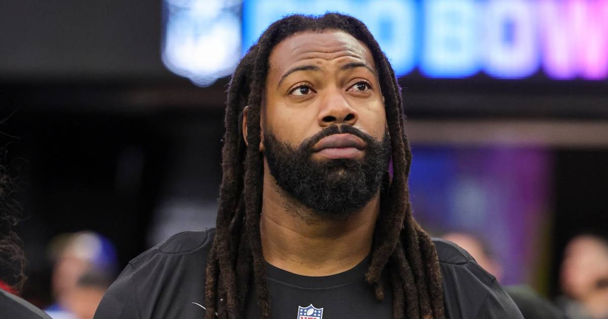 Falcons’ Za’Darius Smith Reveals His Brief Retirement From the NFL Was to Care for His Ailing Mother Falcons’ Za’Darius Smith Reveals His Brief Retirement From the NFL Was to Care for His Ailing Mother