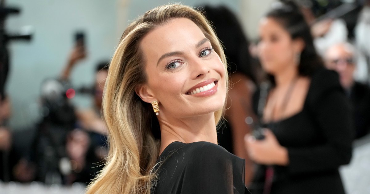 Margot Robbie Is Wearing Falls Most Quintessential Shoes Early Margot Robbie Is Wearing Falls Most Quintessential Shoes Early
