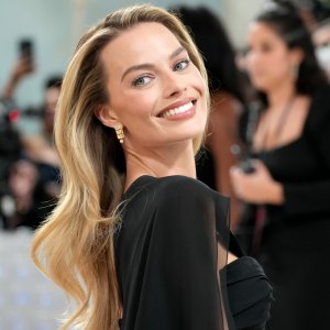 Margot Robbie attends the 2023 Met Gala Celebrating "Karl Lagerfeld: A Line Of Beauty" at Metropolitan Museum of Art on May 01, 2023 in New York City.