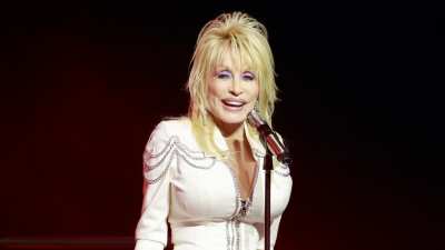 GettyImages-2156369950-dolly-parton