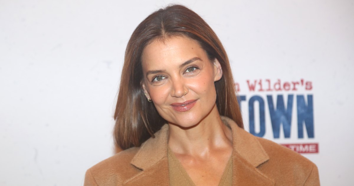 Love Katie Holmes’ Cherry Red Tote Look? This Lookalike is Just as Chic (and Roomy!) Love Katie Holmes’ Cherry Red Tote Look? This Lookalike is Just as Chic (and Roomy!)