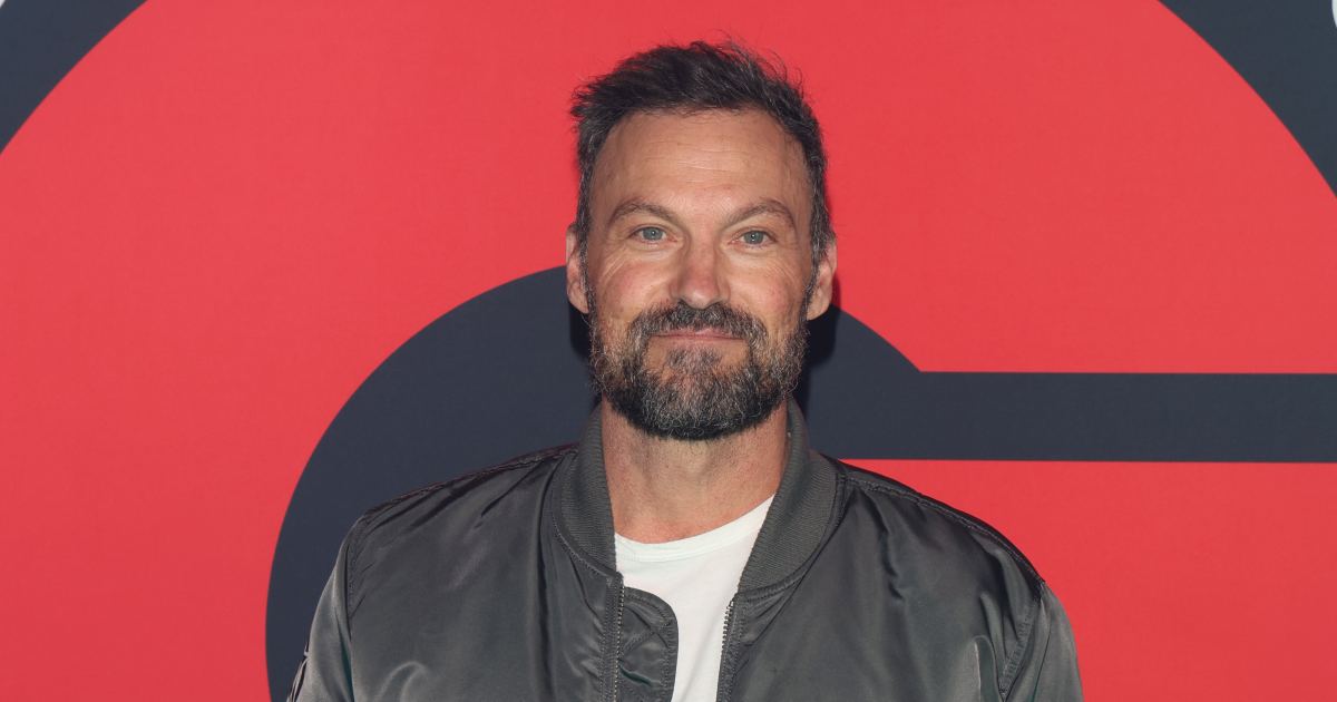 Brian Austin Green Jokes About ‘Totally ‘90s House’ Cast Returning for Season 2: ‘No One Is as Good as Us’ (Exclusive) Brian Austin Green Jokes About ‘Totally ‘90s House’ Cast Returning for Season 2: ‘No One Is as Good as Us’ (Exclusive)