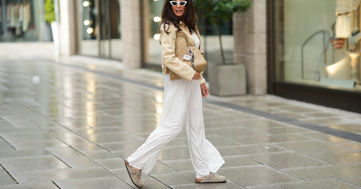 Rich Moms Are Wearing This Flowy Pants Trend Instead of Shorts Rich Moms Are Wearing This Flowy Pants Trend Instead of Shorts