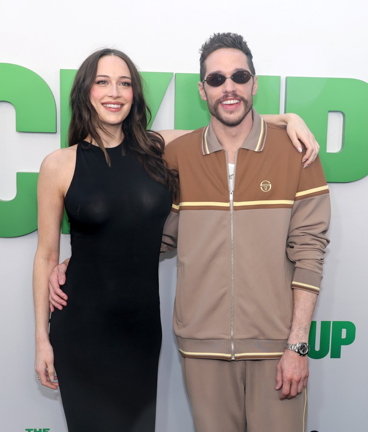 Elsie Hewitt Shouts Out 'Baby Daddy' Pete Davidson for Getting Her Tickets to Olivia Dean's Concert