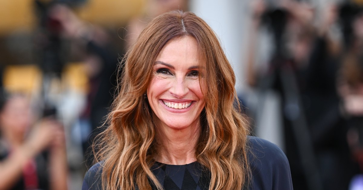Julia Roberts’ ‘Balloon’ Lounge Pants Are Oddly Elevated — Copy the (On-Sale!) Look for Julia Roberts’ ‘Balloon’ Lounge Pants Are Oddly Elevated — Copy the (On-Sale!) Look for