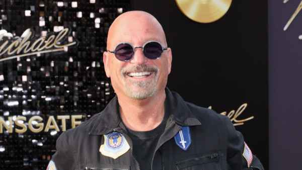 GettyImages-2272306328-howie-mandel