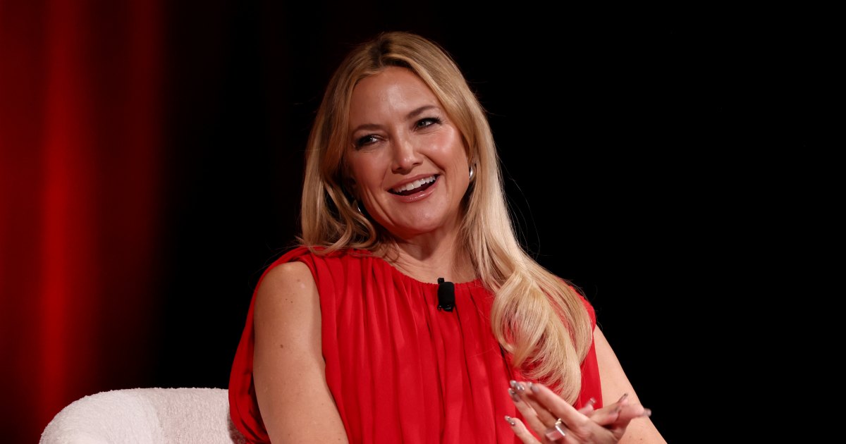 Kate Hudson Revived the ‘Ugly’ Shoe Trend With This Easy, Comfy Slip-on Style
