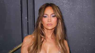 Jennifer Lopez Flaunts Chiseled Abs in Bra and Underwear